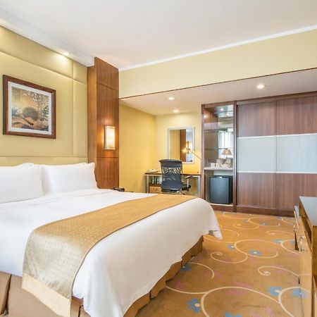 Holiday Inn Beijing Downtown Экстерьер фото